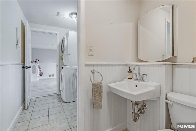 9 Linden Lane, Wayne, NJ 07470