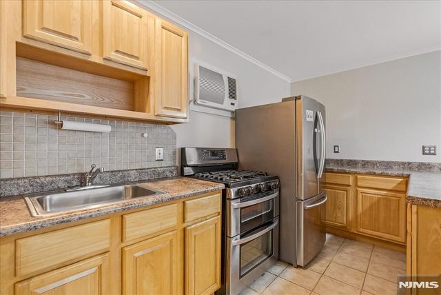9 Linden Lane, Wayne, NJ 07470
