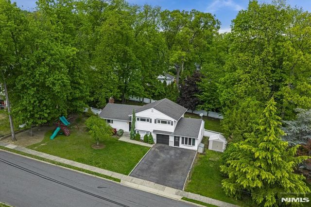9 Linden Lane, Wayne, NJ 07470