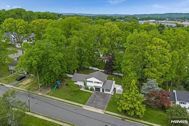 9 Linden Lane, Wayne, NJ 07470