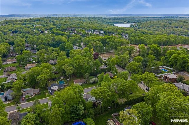 9 Linden Lane, Wayne, NJ 07470