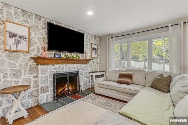 9 Linden Lane, Wayne, NJ 07470