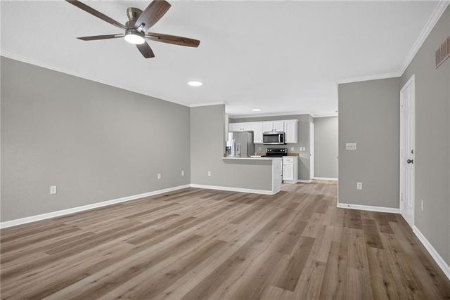1709 Chadwick Cove, Louisburg, KS 66053