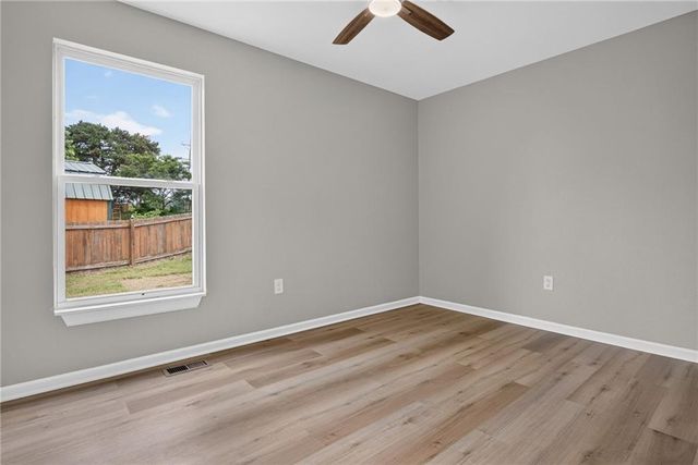 1709 Chadwick Cove, Louisburg, KS 66053