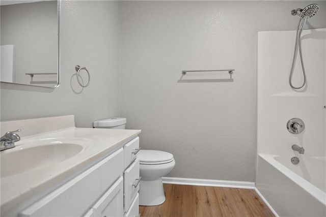 1709 Chadwick Cove, Louisburg, KS 66053