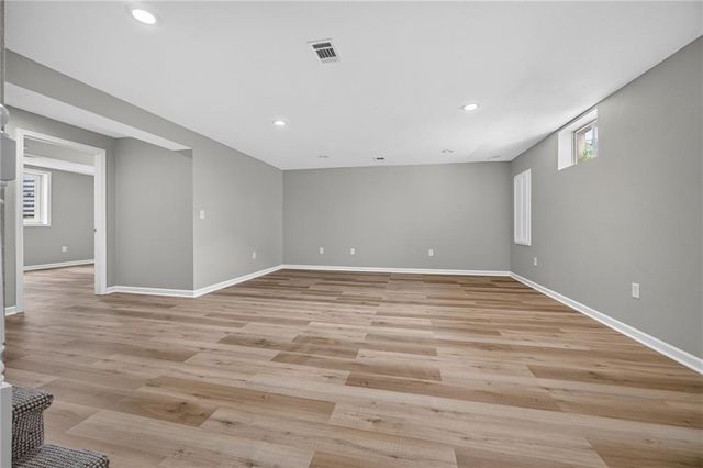 1709 Chadwick Cove, Louisburg, KS 66053