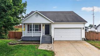 1709 Chadwick Cove, Louisburg, KS 66053