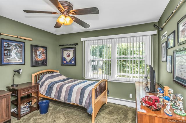 5 Simpson Drive, Old Bethpage, NY 11804