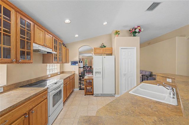 4756 WHISPERING WIND AVENUE, Tampa, FL 33614