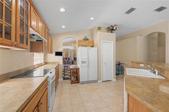 4756 WHISPERING WIND AVENUE, Tampa, FL 33614