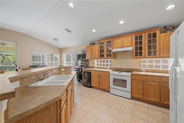 4756 WHISPERING WIND AVENUE, Tampa, FL 33614