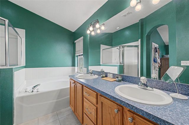 4756 WHISPERING WIND AVENUE, Tampa, FL 33614