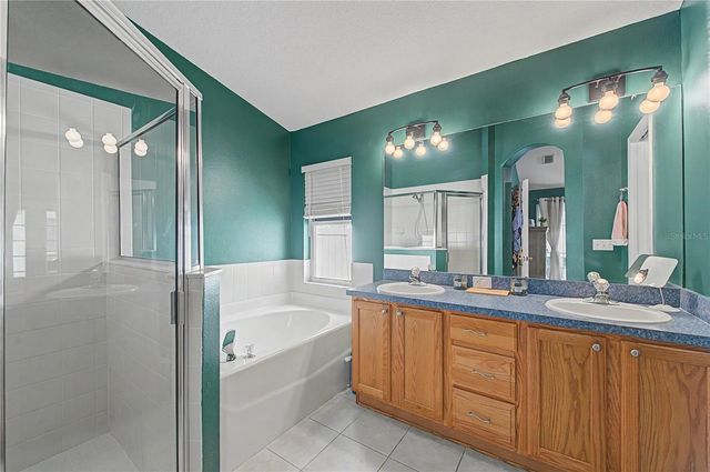 4756 WHISPERING WIND AVENUE, Tampa, FL 33614
