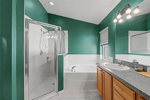 4756 WHISPERING WIND AVENUE, Tampa, FL 33614