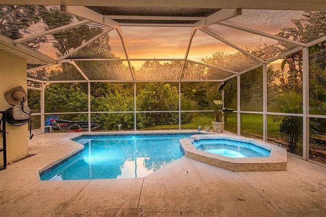4756 WHISPERING WIND AVENUE, Tampa, FL 33614