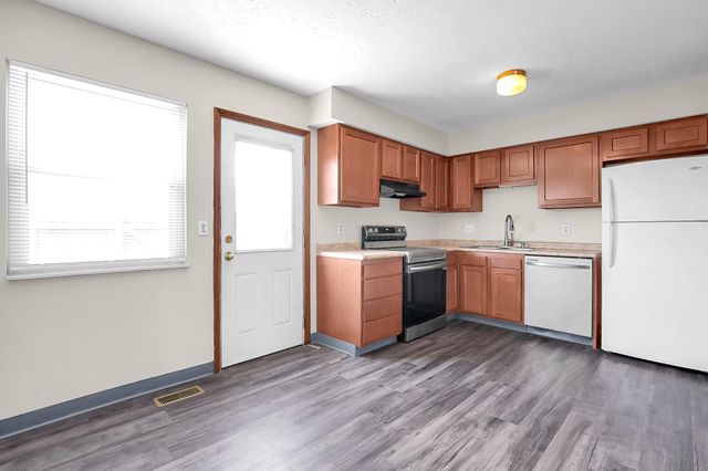 7385-7395 Cimmaron Station, Columbus, OH 43235