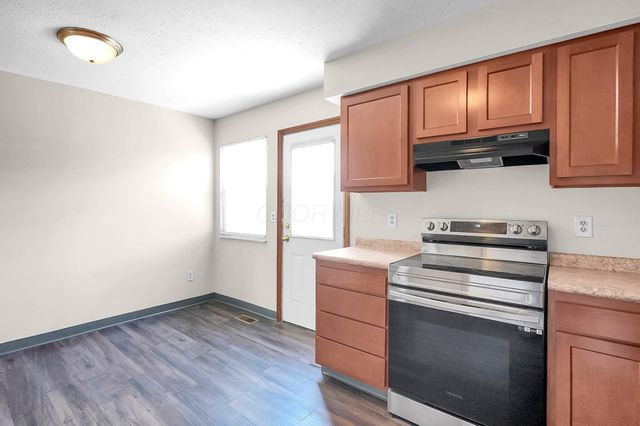 7385-7395 Cimmaron Station, Columbus, OH 43235