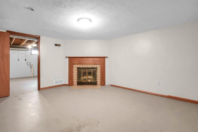 7385-7395 Cimmaron Station, Columbus, OH 43235