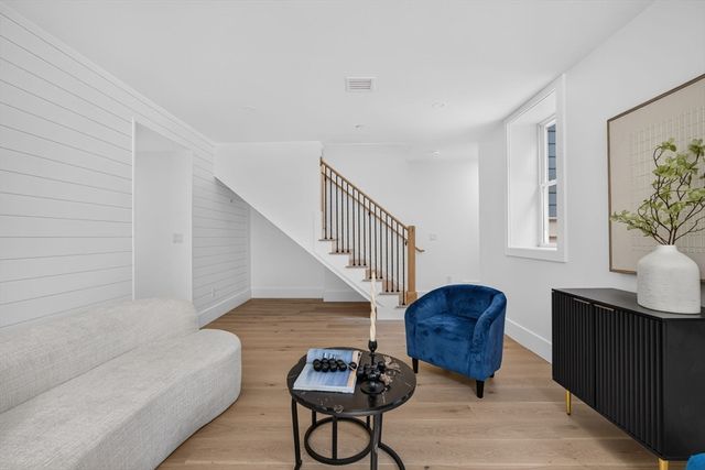 131 Hudson Street 1, Somerville, MA 02144