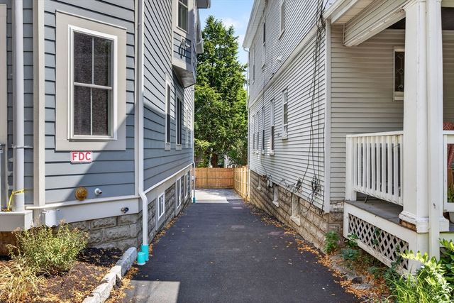 131 Hudson Street 1, Somerville, MA 02144