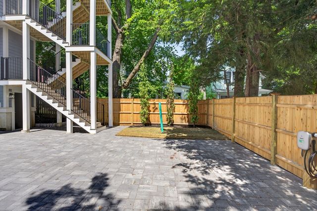 131 Hudson Street 1, Somerville, MA 02144