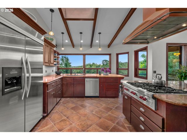265 Nw ROYAL Blvd, Portland, OR 97210