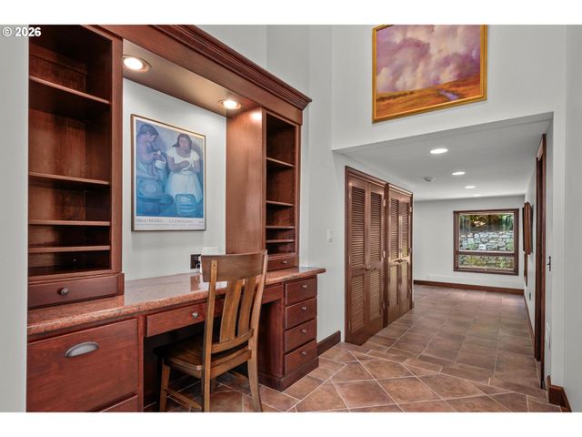265 Nw ROYAL Blvd, Portland, OR 97210