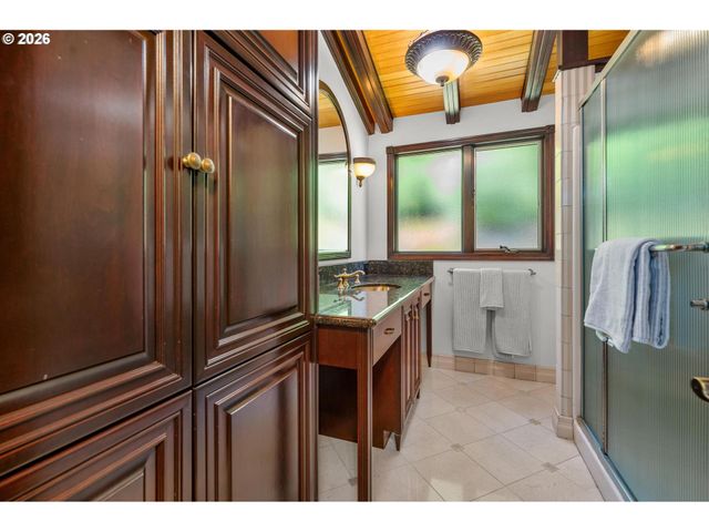 265 Nw ROYAL Blvd, Portland, OR 97210