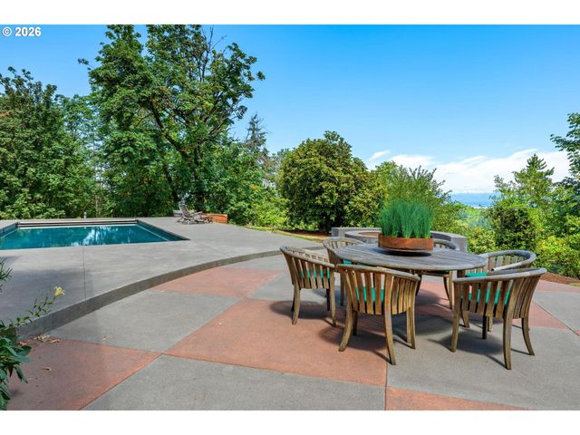 265 Nw ROYAL Blvd, Portland, OR 97210
