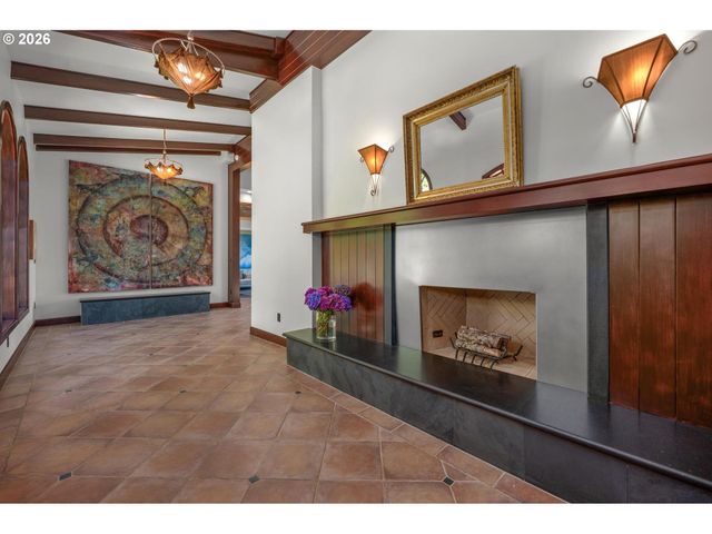 265 Nw ROYAL Blvd, Portland, OR 97210