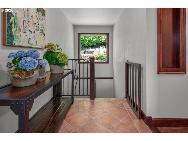 265 Nw ROYAL Blvd, Portland, OR 97210