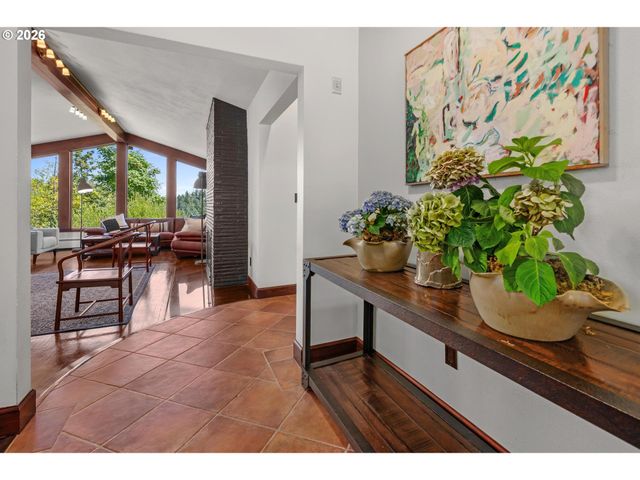 265 Nw ROYAL Blvd, Portland, OR 97210