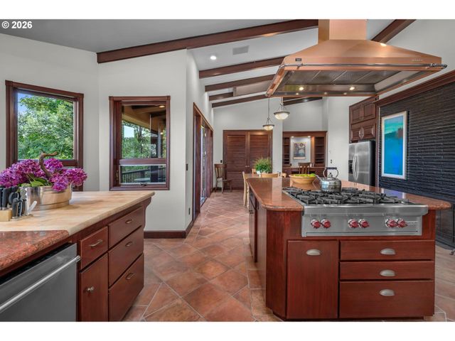 265 Nw ROYAL Blvd, Portland, OR 97210