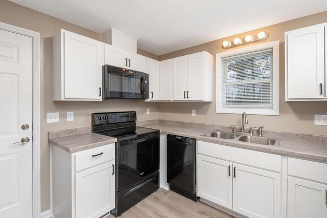 3011 Fremont Avenue N, Minneapolis, MN 55411