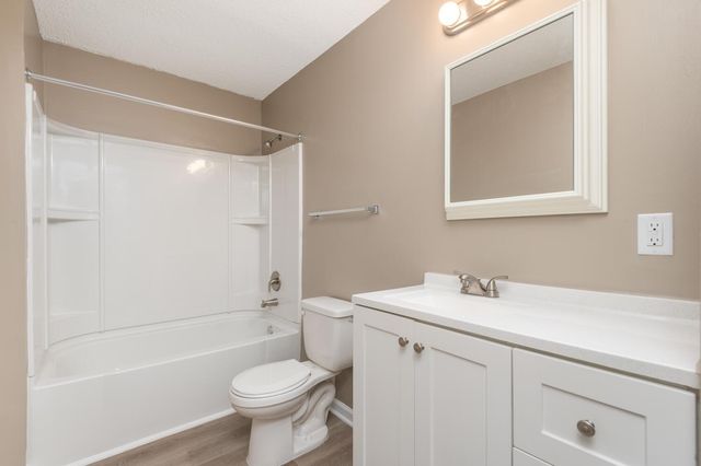 3011 Fremont Avenue N, Minneapolis, MN 55411