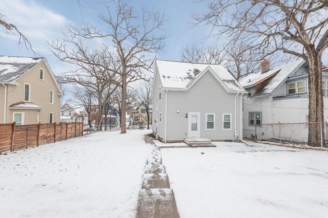 3011 Fremont Avenue N, Minneapolis, MN 55411