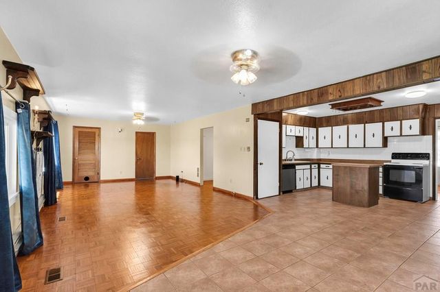 806 W 22nd St, Pueblo, CO 81003