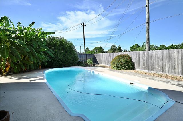 8163 Dune Brook Drive, Houston, TX 77089