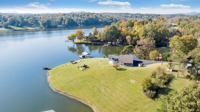 1191 Rebel LN, Goodview, VA 24095