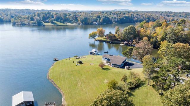 1191 Rebel LN, Goodview, VA 24095