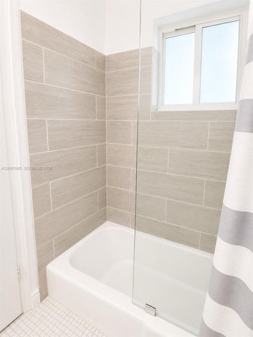 500 E Country Club Circle 4, Plantation, FL 33317