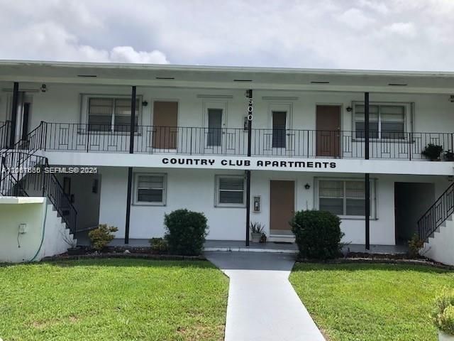 500 E Country Club Circle 4, Plantation, FL 33317