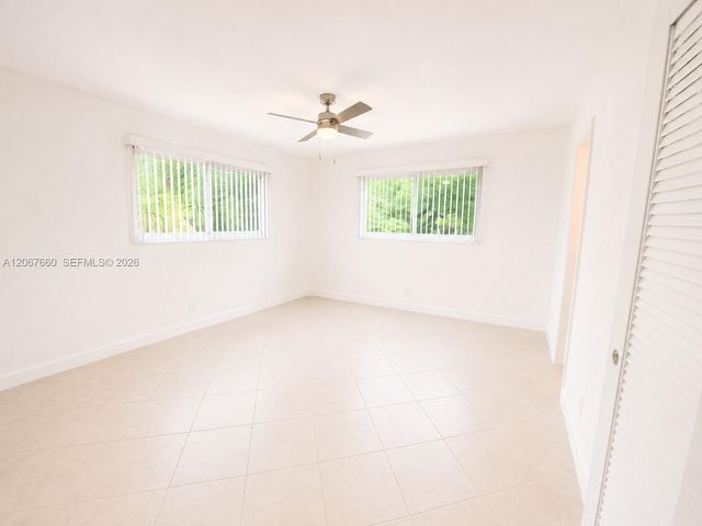 500 E Country Club Circle 4, Plantation, FL 33317