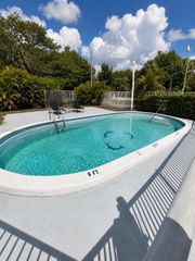 500 E Country Club Circle 4, Plantation, FL 33317