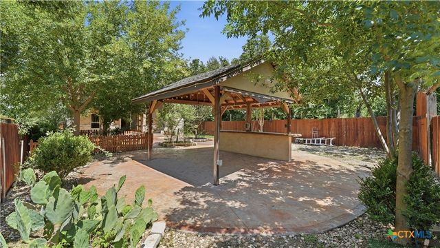 295 N West End Avenue, New Braunfels, TX 78130