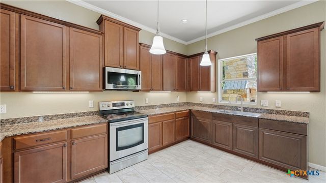 295 N West End Avenue, New Braunfels, TX 78130