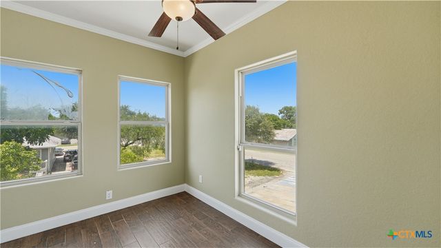 295 N West End Avenue, New Braunfels, TX 78130