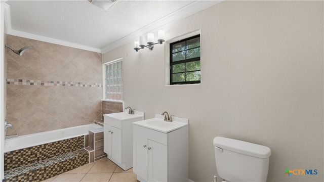 295 N West End Avenue, New Braunfels, TX 78130