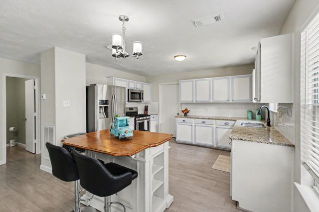 6507 Grant Drive, Magnolia, TX 77354