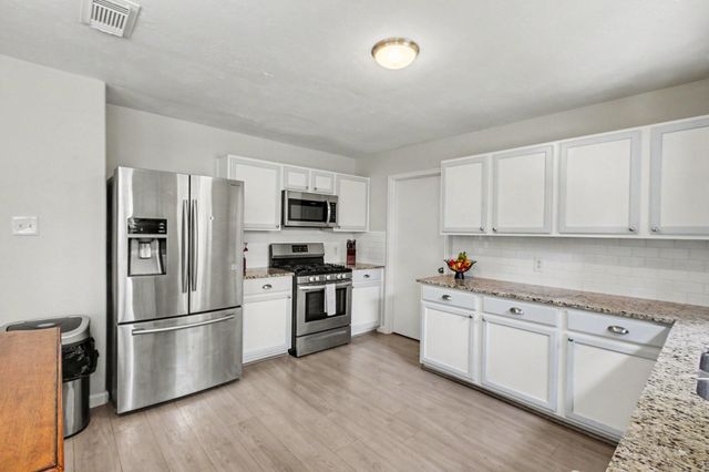 6507 Grant Drive, Magnolia, TX 77354
